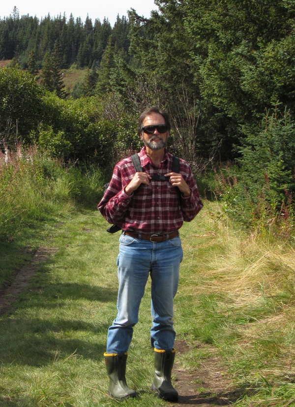 Artist Dan DAmico hiking near Homer Alaska